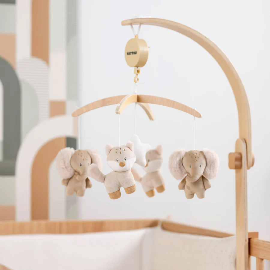 móvil musical de madera de nattou