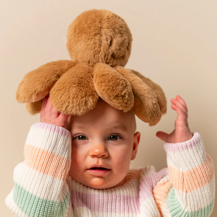 doudou pulpo peluche con sonajero lapidou de nattou